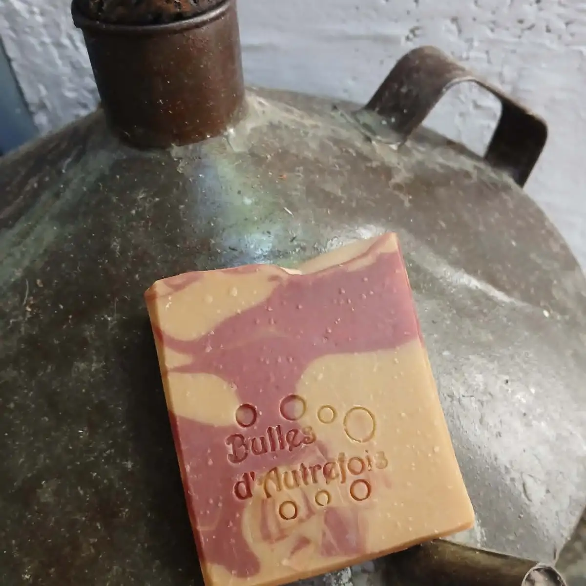 Savon Pet de Licorne (parfum fraise et paillettes)