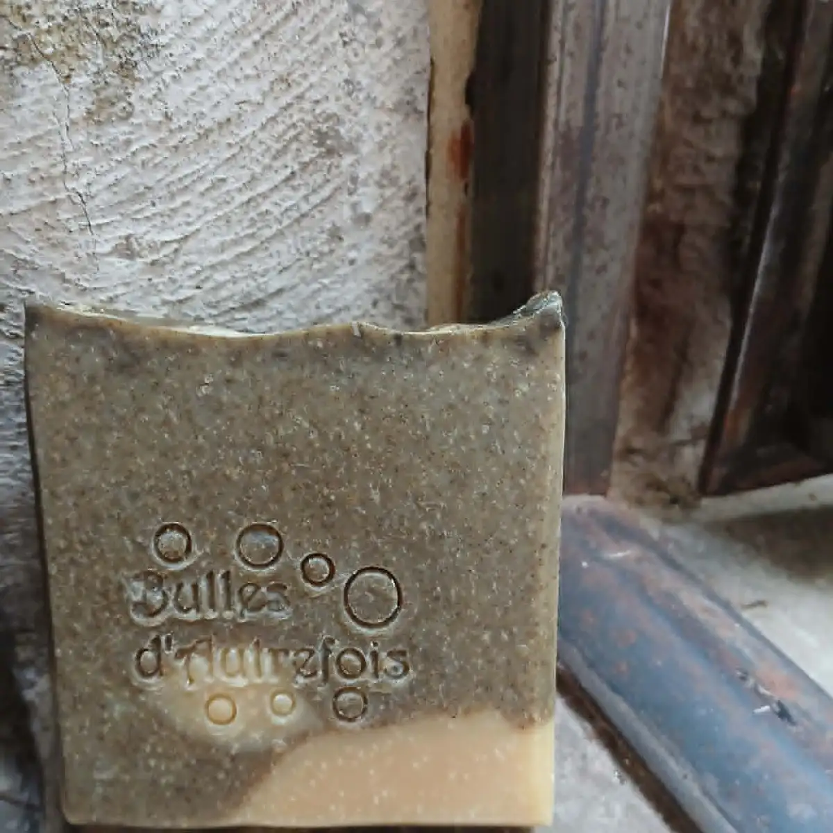 Savon Qui s'Y Frotte (à la bière, cèdre patchouli lemongrass)